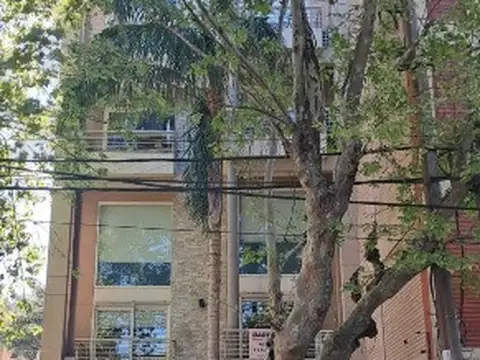 MONOAMBIENTE AL CONTRAFRENTE CON BALCON EXCELENTE ESTADO