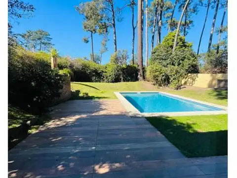 Casa en Alquiler en Pinares, USD 8.000