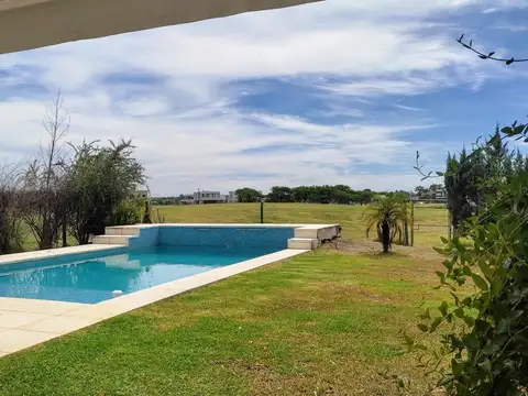 Casa en Venta en El Cantón - Barrio Golf, USD 630.000
