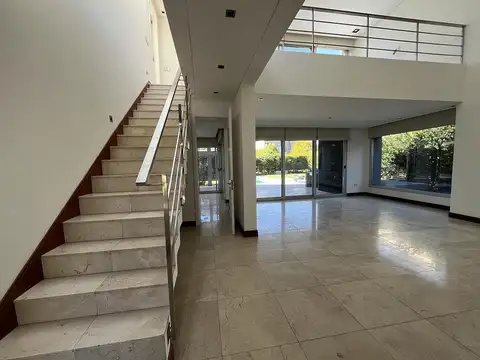 Casa en Alquiler en Countries y Barrios Cerrados en Pilar, USD 3.000