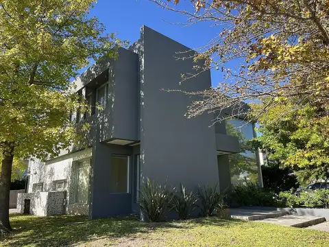 Casa en Alquiler de 4 dormitorios