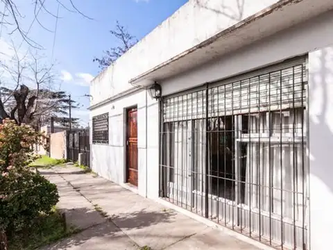 CASA EN VENTA DE 3 AMBIENTES CON 650 M2 DE TERRENO
