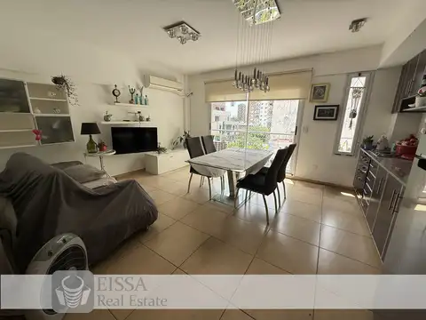 Departamento duplex 2 ambientes en venta en Boedo, todo sol.