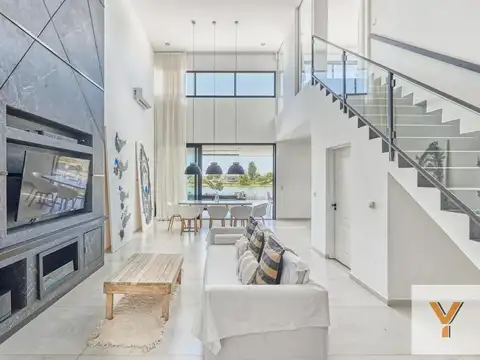 Casa en venta - 5 Dormitorios 5 Baños - 820Mts2 - El Canton, Escobar