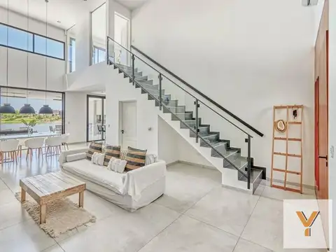 Casa en Venta en El Cantón, USD 450.000