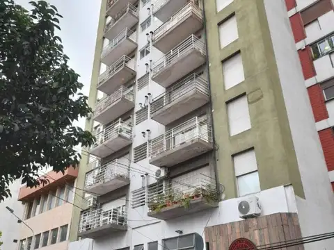 DEPARTAMENTO DE 2AMB. A 2 CUADRAS DE LA ESTACION DE RAMOS MEJIA, APTO PROFESIONAL