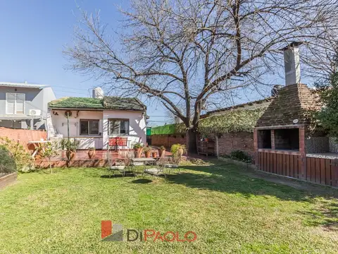 Casa en Venta | 6 Ambientes | Doble Cochera, Gran Parque y Parrilla