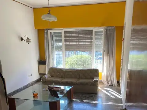 Casa en Alquiler con 1 cochera