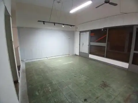 Av. Mitre 5500, Piso PB