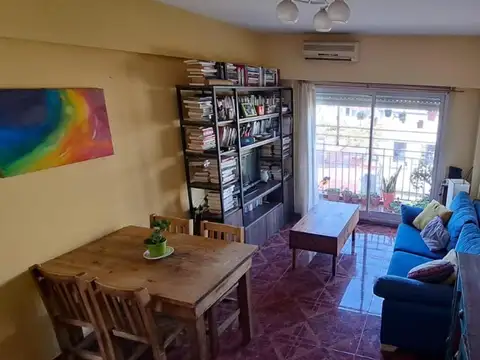 Departamento 3 ambientes con balcon Luminoso  