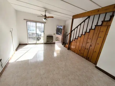 Casa 3 ambientes con 2 baños
