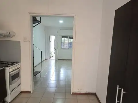 Casa 2 ambientes con 1 baño