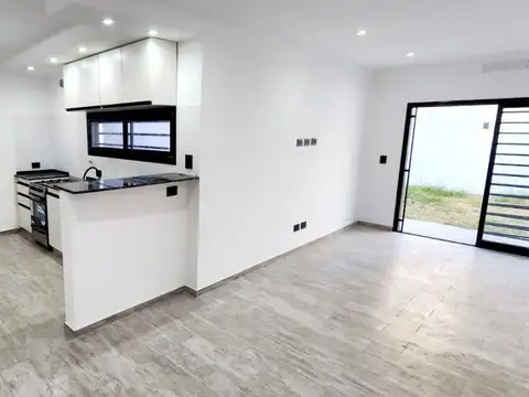 Depto Tipo Casa 3 ambientes con 2 baños