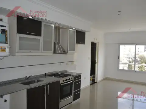 MONOAMBIENTE EN ALQUILER – MATADEROS – APTO PROFESIONAL – MUY LUMINOSO