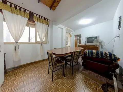 Entre Ríos 2288  Planta Baja - VENTA Casa 2 Dormitorios con Local