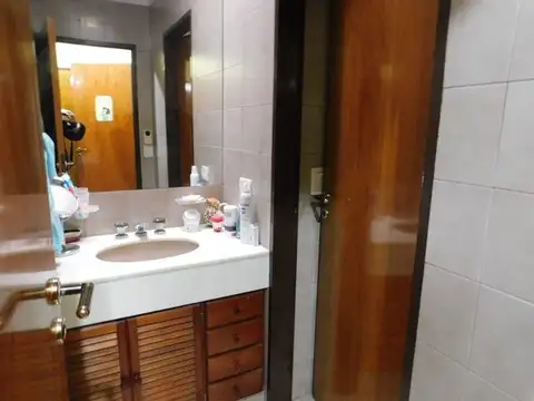 Muy buena propiedad ubicada  a metros de Avda. Santamaria