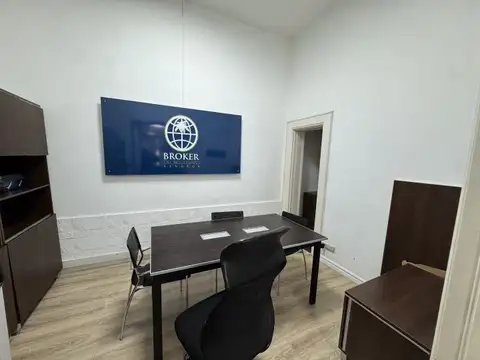 Casa 12 ambientes con 2 baños