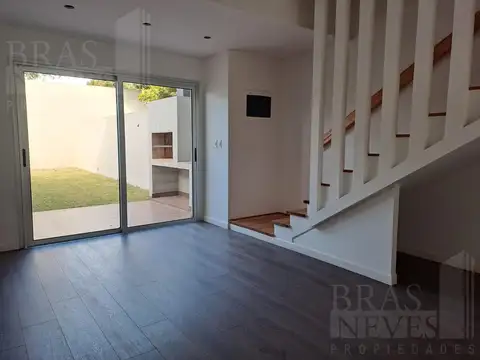 Depto Tipo Casa en Venta en Olivos, USD 259.000