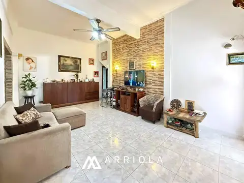 PH de 3 amb. con cochera doble o Monoambiente. Ingreso Independiente. Sin expensas