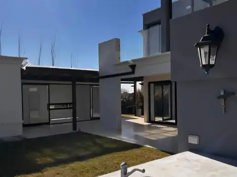Casa en Venta en San Sebastián, USD 340.000