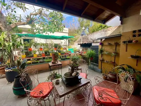 VENTA CASA DE DOS PLANTAS EN BANFIELD, LOMAS