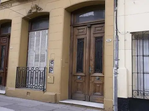 Depto.tipo casa de 6 ambientes en Venta en Almagro 