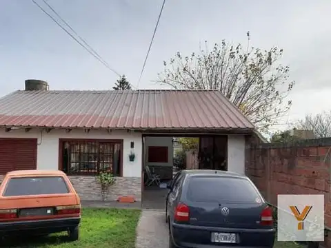 Casa en venta - 3 Dormitorios 2 Baños - 600Mts2 - La Plata