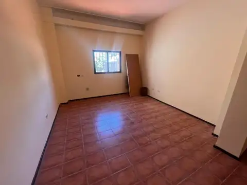 Oficina en Alquiler en Villa Ballester, $ 450.000