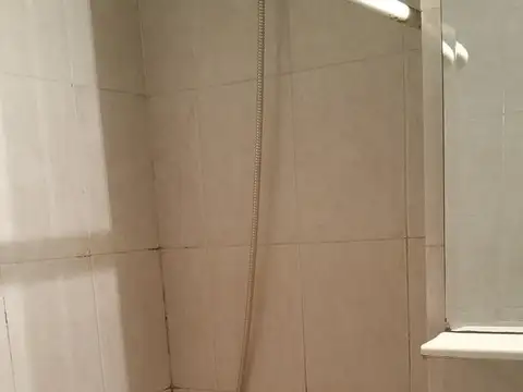 ALQUILER - Departamento 1 amb. en Victoria con balcón y próximo a Av. Pte. Perón