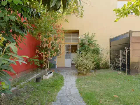Depto Tipo Casa 5 ambientes con 2 baños