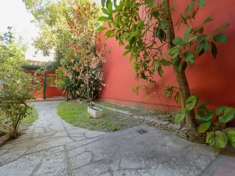 Depto Tipo Casa en Venta con 2 cocheras