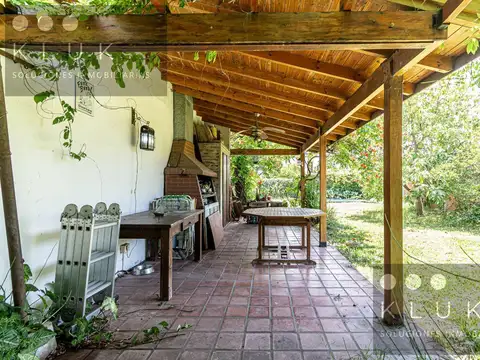 Venta Casa 5 ambientes jardín y pileta en Hurlingham
