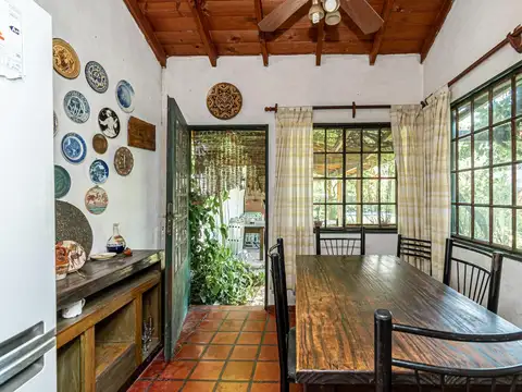 Casa en Venta con 2 cocheras