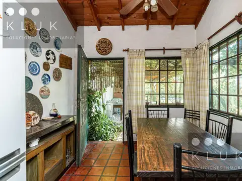 Casa en Venta con 2 cocheras