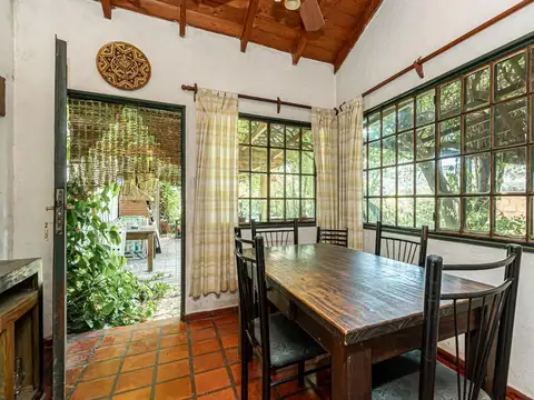 Casa 5 ambientes con 2 baños