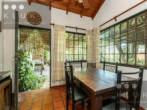 Casa 5 ambientes con 2 baños