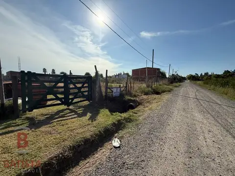 ¡VENDE! Lote en Calle 16 e/ 667 y 668 - Sicardi