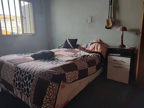 Casa 5 ambientes con 1 baño