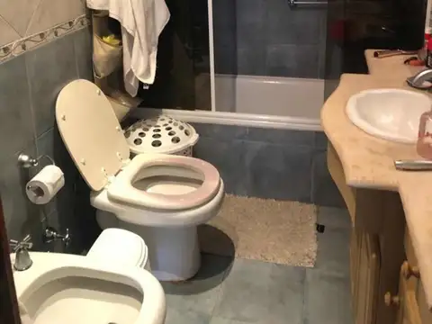 Casa 4 ambientes con 3 baños