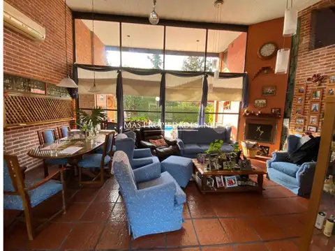 Casa En Venta En El Carmen 6 Ambientes