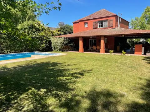Casa en Alquiler Temporal con 3 cocheras