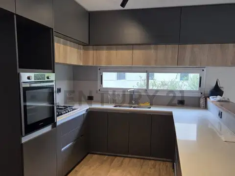 Casa en Venta en Lomas De City Bell, USD 650.000