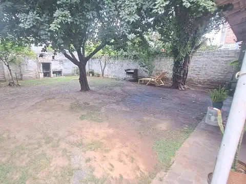 Venta Casa 3 Ambientes con Cochera en Quilmes