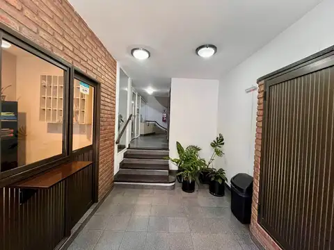 Consultorio en venta con recepción y SUM