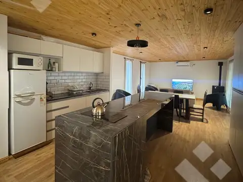 VENTA CASA AMOBLADA 2 DORMITORIOS LA PENINSULA LAGO MARI MENUCO