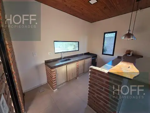 Casa en Alquiler con 1 cochera