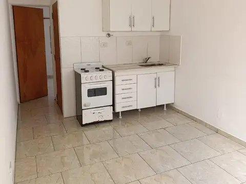 Jose C Paz 4200, Piso 1