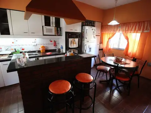 Casa en Venta en Villa Luzuriaga, USD 150.000