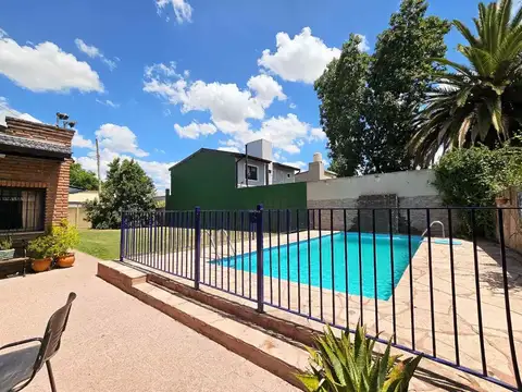 VENTA CASA 6 amb. INGENIERO MASCHWITZ CENTRO