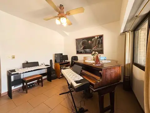 VENTA CASA 6 amb. INGENIERO MASCHWITZ CENTRO